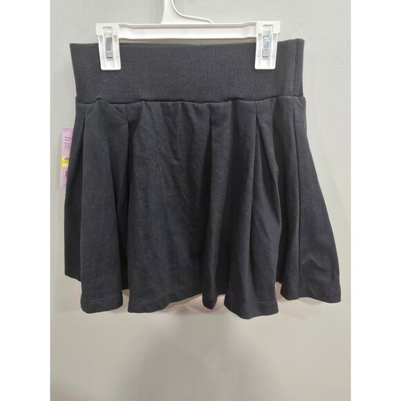 Wild Fable Women's Sm Skort Mid-Rise Knit Short Skirt Built-In Shorts Black NWT - Picture 1 of 5